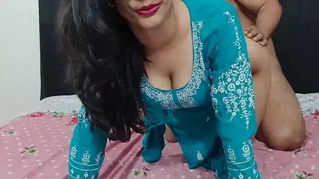 BOMBSHELL_BAE from StripChat