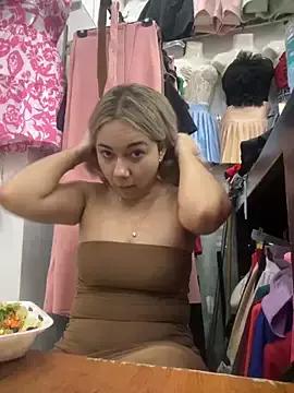 Photos of caro_1506 from StripChat is Freechat