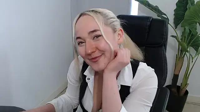 Photos of Crystal-dreamt from StripChat is Freechat
