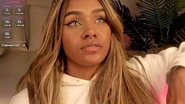 Emma_Morgann from StripChat