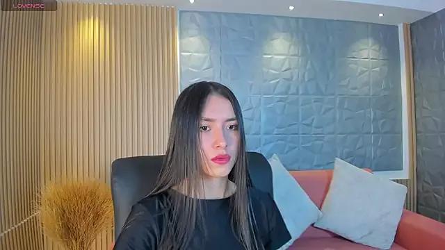 Emmaa_Robertss from StripChat