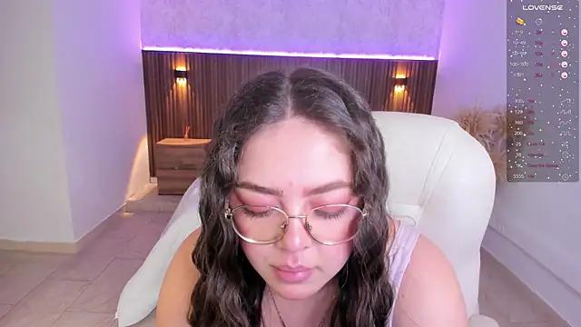 emmy_walker from StripChat