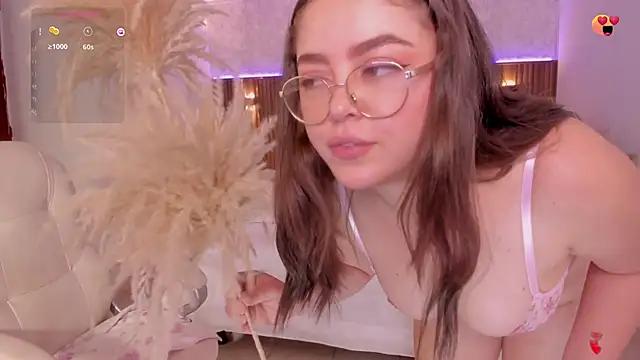 emmy_walker from StripChat