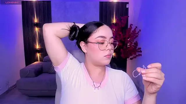 emmy_walker from StripChat