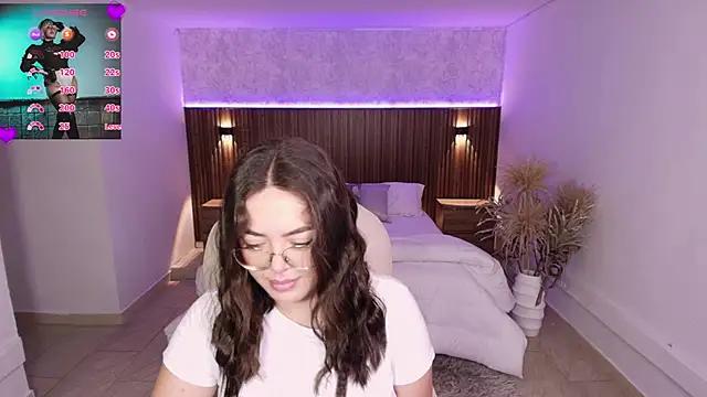emmy_walker from StripChat