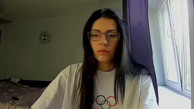 Photos of EmmyWarm from StripChat is Freechat