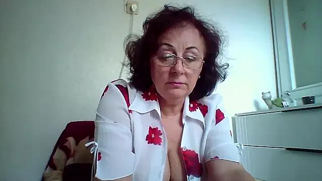 Julia5439 from StripChat