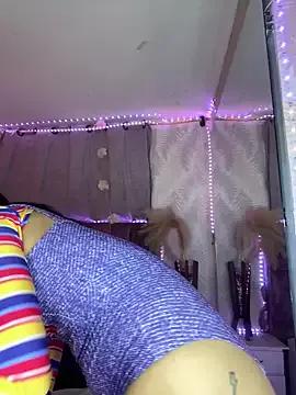 Photos of LauraGil_ from StripChat is Freechat