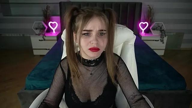 LolaLennons from StripChat
