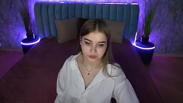 LolaLennons from StripChat