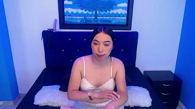 Lucy_arnoldd from StripChat