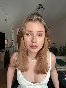 Photos of MaribelRiver from StripChat is Freechat