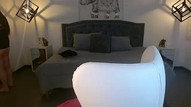 Photos of marieh_w from StripChat is Freechat