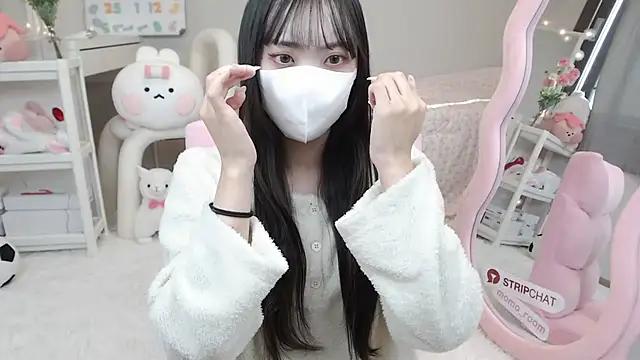 momo_room from StripChat