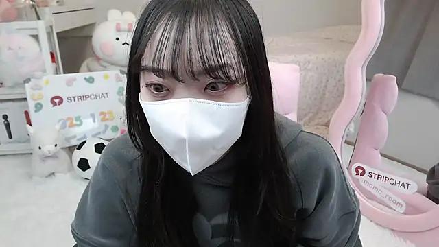 momo_room from StripChat
