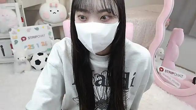 momo_room from StripChat