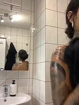 Photos of mrskarmaa from StripChat is Freechat