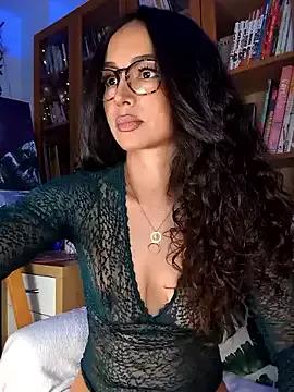 Photos of Naughty-Jessie from StripChat is Freechat
