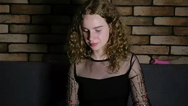 nemesidaM from StripChat