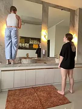 Photos of Nura_n_Sarah from StripChat is Freechat