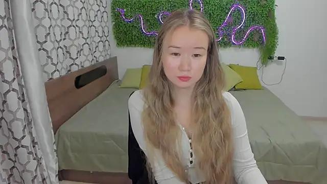 PollyOcean from StripChat