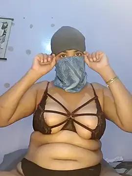 Photos of souzann from StripChat is Freechat