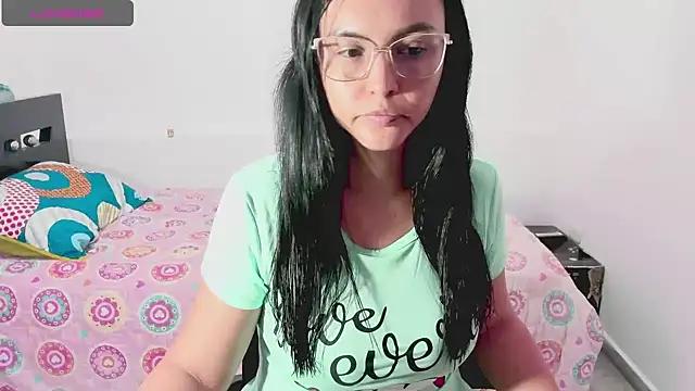 sweeetxxx69 from StripChat