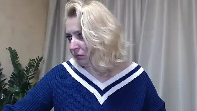 sweetpussy13 from StripChat