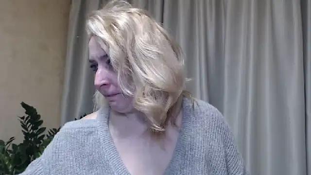 sweetpussy13 from StripChat