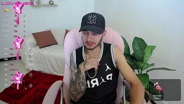 Tato_Gabs from StripChat
