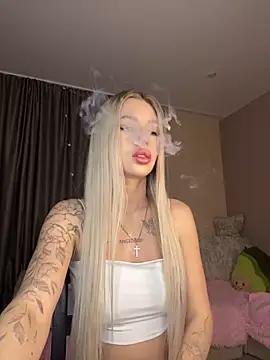 Tiffany_Kissss from StripChat