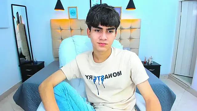 Photos of Tommy18__ from StripChat is Freechat