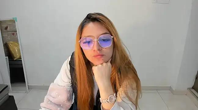 Vaaiolett_12 from StripChat