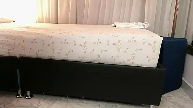 Zoe_Vixen from StripChat