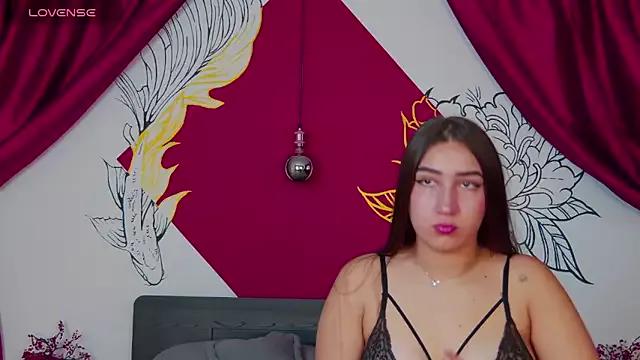 zoee_moretti from StripChat